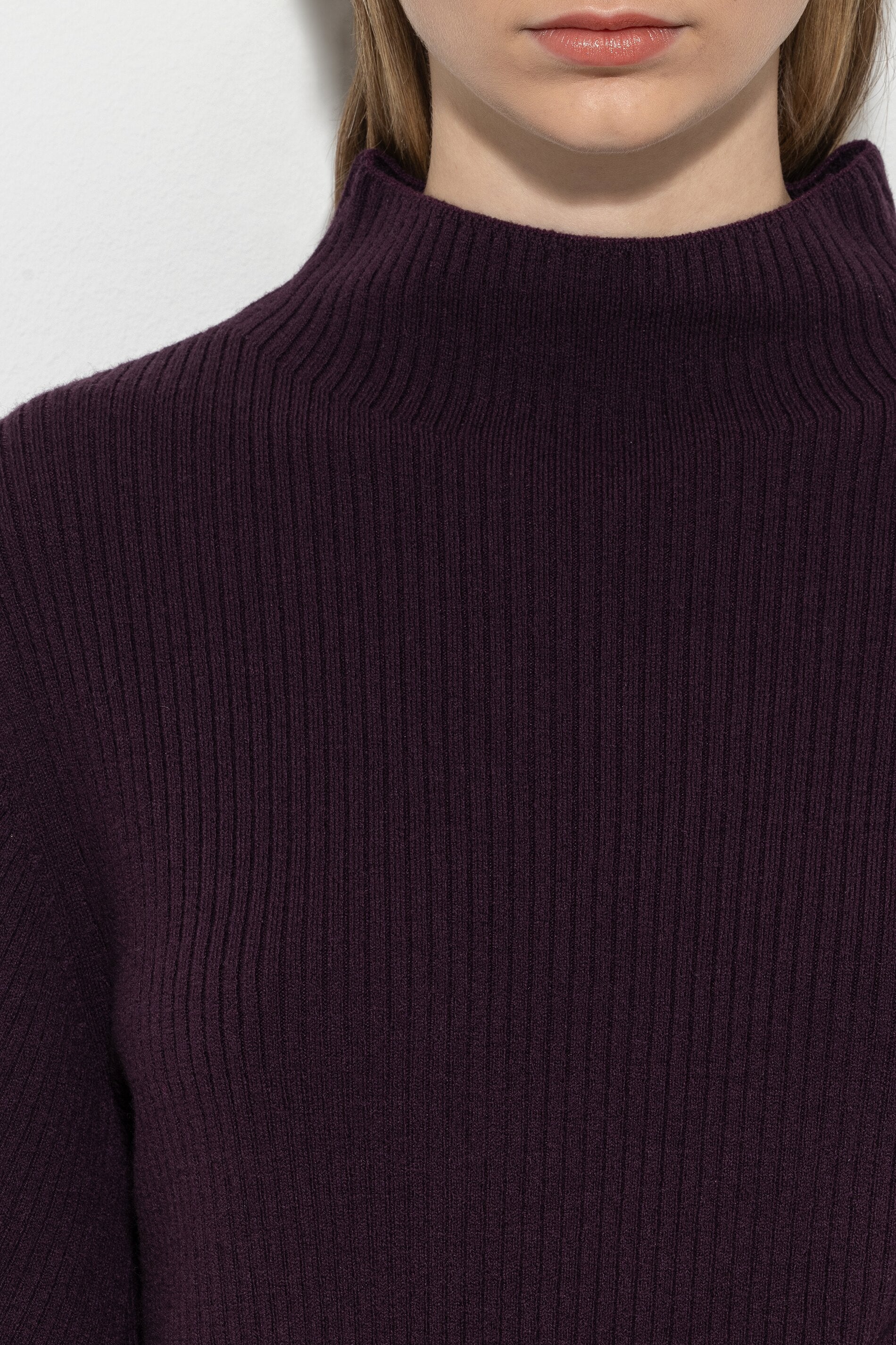 Sweater with ribbed structure